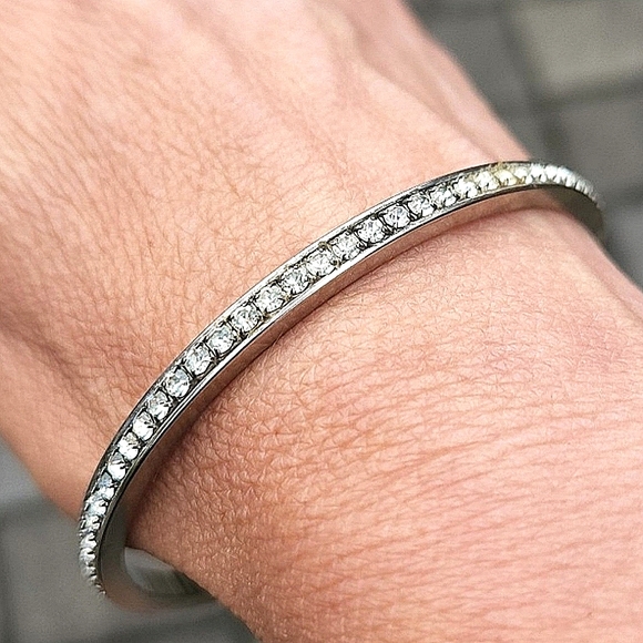 Saks Fifth Avenue Jewelry - Saks Fifth Avenue Silver Swarovski Bangle